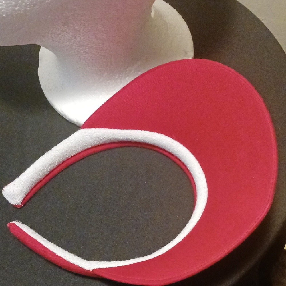 Disney Minnie Mouse Red Visor - Picture 4 of 6